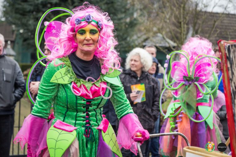 Deelnemen aan de Carnavalsoptocht Groessen op zondag 11 februari