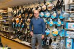 Arthur Mattijssen (Blokker) in winkel-min