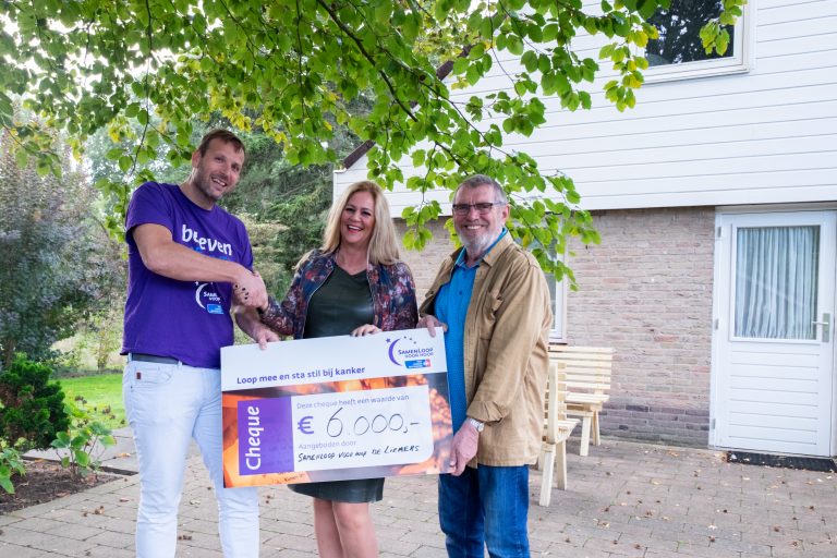 Braamhuis ontvangt cheque van SamenLoop voor Hoop