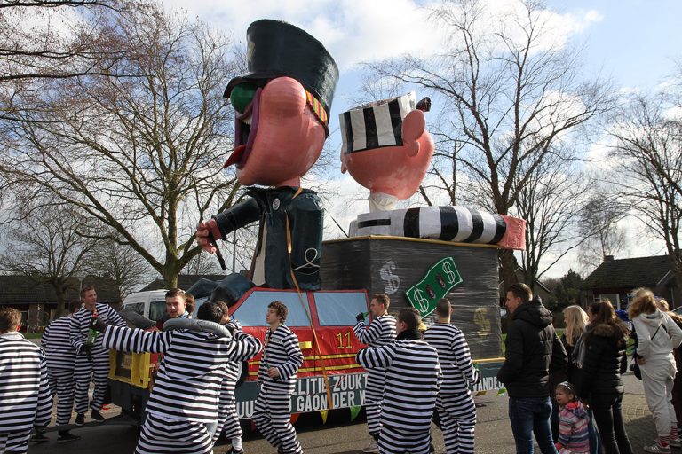 De Nathalzen uit Loo tellen af naar carnaval