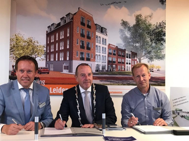 Koopovereenkomst ondertekend door Ten Brinke Slot Projectontwikkeling en gemeente Duiven