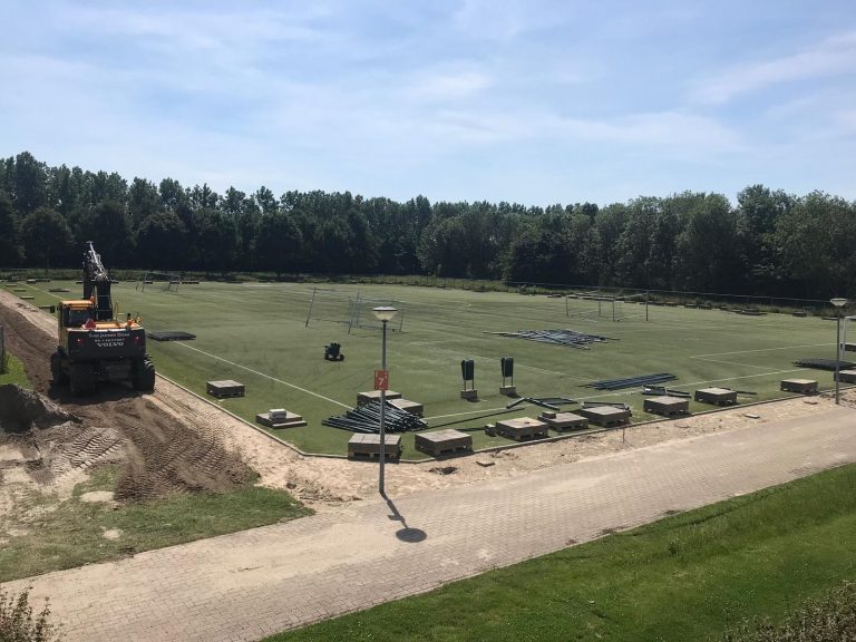 Renovatie kunstgrasvelden sportclub Groessen en DVV