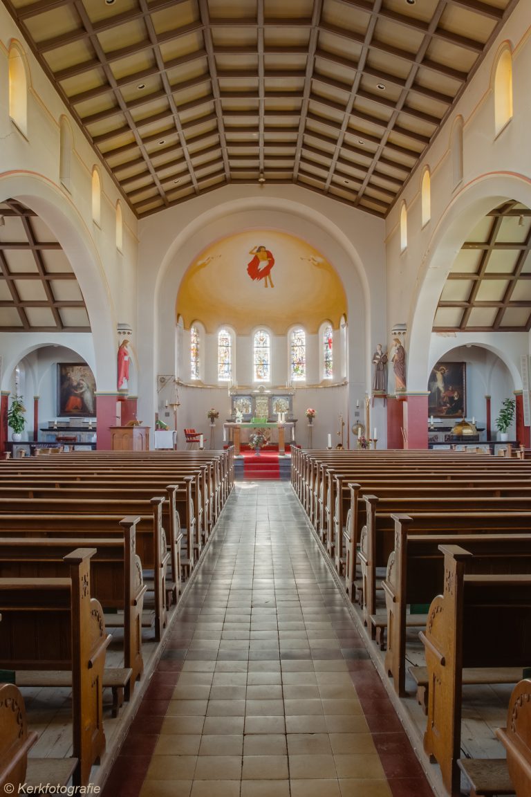 Een uur in de stilte van een katholieke kerk