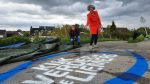 Wethouder Gemma Tiedink presenteert vol trots het logo van de nieuwe Toeristische Merkencampagne