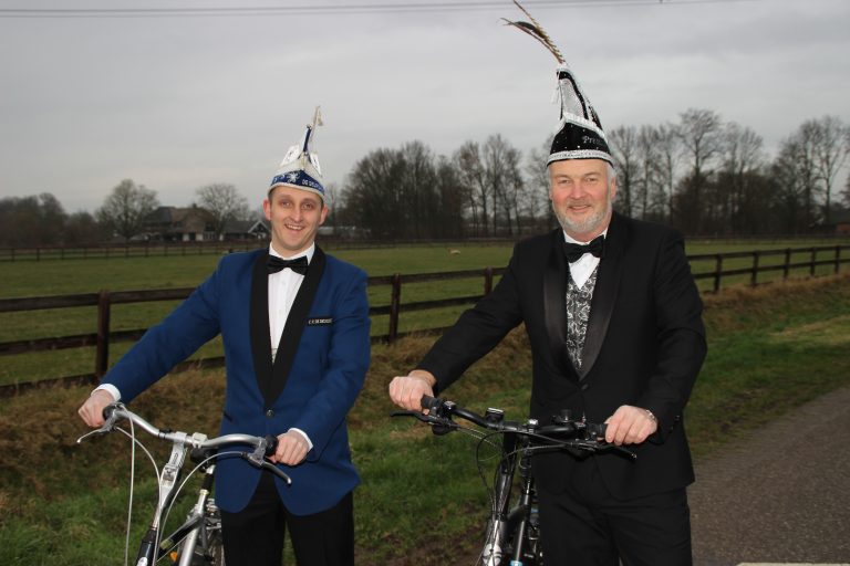 Carnavalsoptocht: feestelijke fietsroute met elf afstapplaatsen