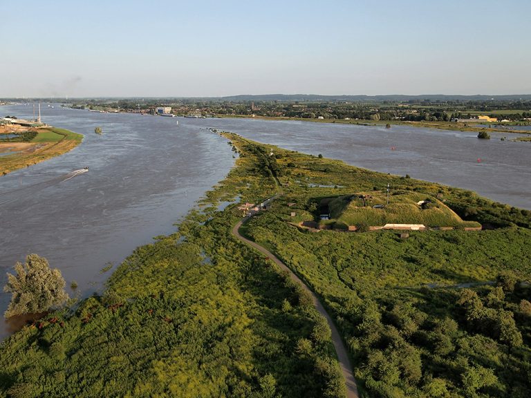 Passagedu Rhin Lobith 1672 – Fort Pannerden1872