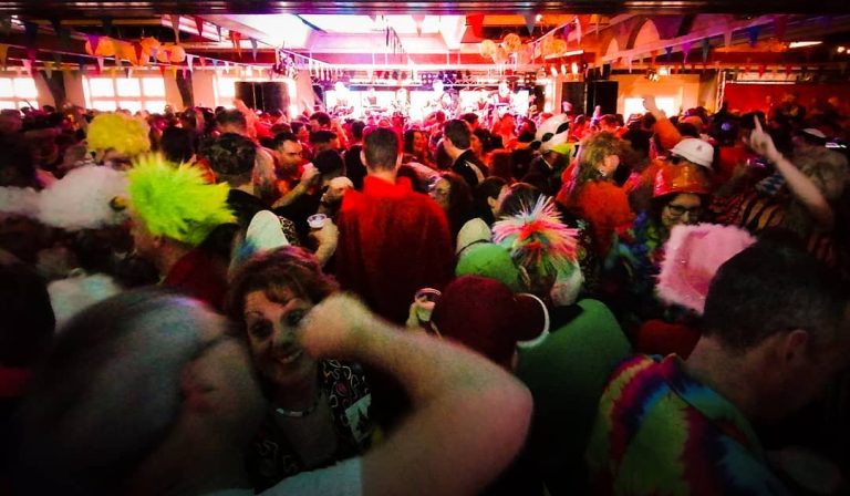 Groessens carnaval uitgebreid – Nu ook 30-plus café