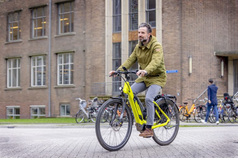 Fiets de files weg en win prijzen – doe mee met de FietsChallenge 2023