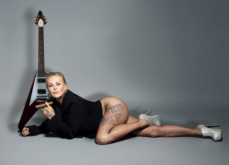 Van absurd cabaret naar rauwe rock: Dilana Smith in Het Musiater